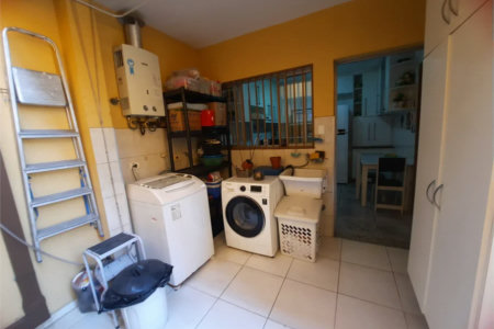 Sobrado à Venda em Condomínio Fechado — Excelente Localização!