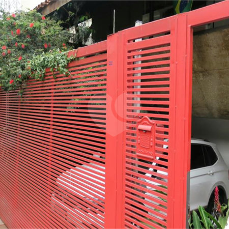 Casa à venda com 4 quartos, sendo 2 suítes, em Jardim Leonor, São Paulo, SP