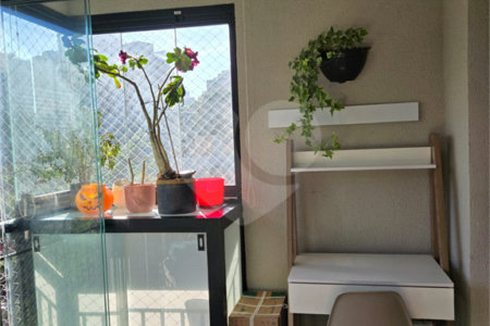 Apartamento à venda com 2 quartos, sendo 1 suíte,  em Vila Romana, São Paulo, SP