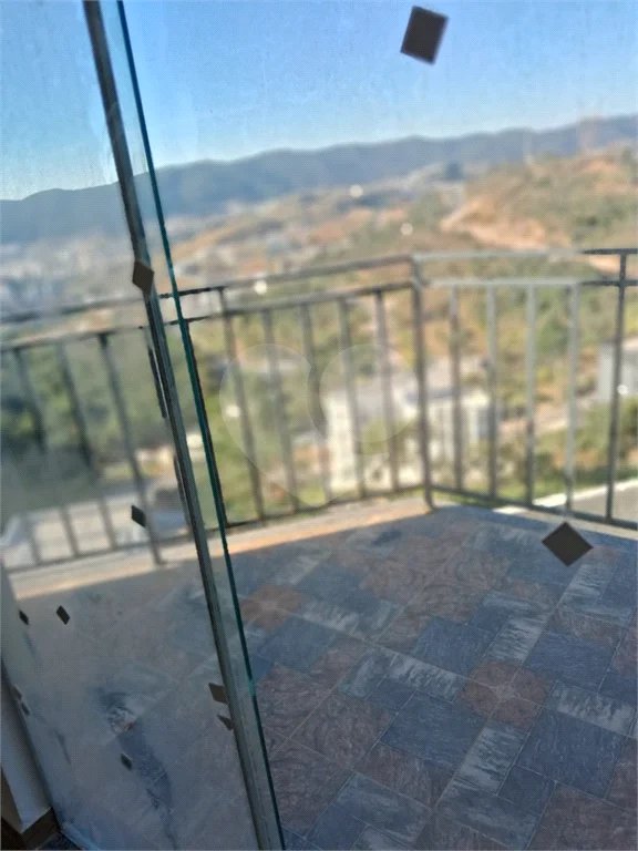 Sobrado moderno com 2 Suítes e vista Privilegiada no Jardim Bandeirantes, Poços de Caldas