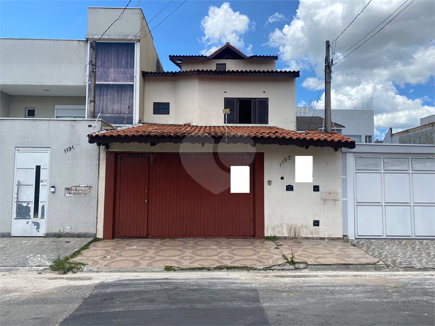 Sobrado à venda com 5 suítes em Jardim dos Ipês, Suzano, SP