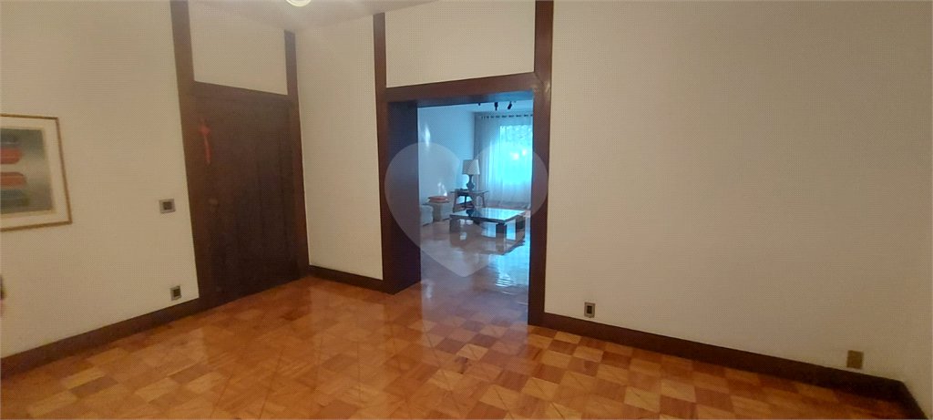 Apartamento à venda com 4 quartos, sendo 1 suíte,  em Laranjeiras, Rio de Janeiro, RJ