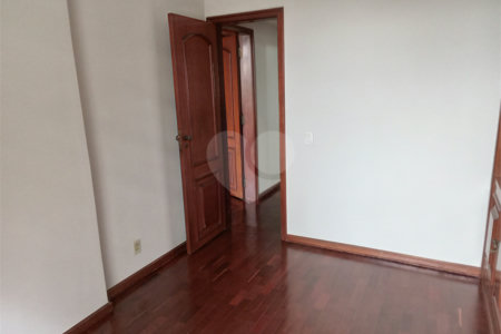 Apartamento à venda com 4 quartos, sendo 1 suíte, em Tijuca, Rio de Janeiro, RJ