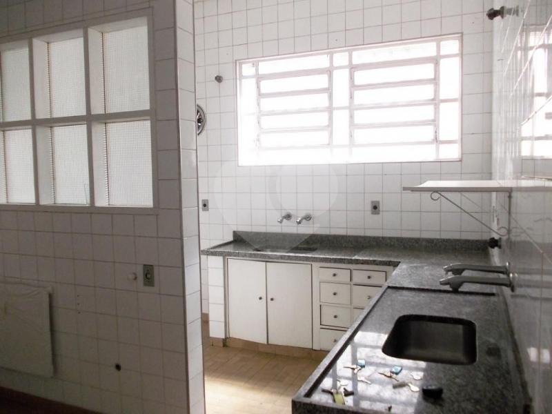 Casa à venda com 3 quartos, sendo 1 suíte, no condomínio Praça Pero Vaz de Caminha,260, São Paulo - SP