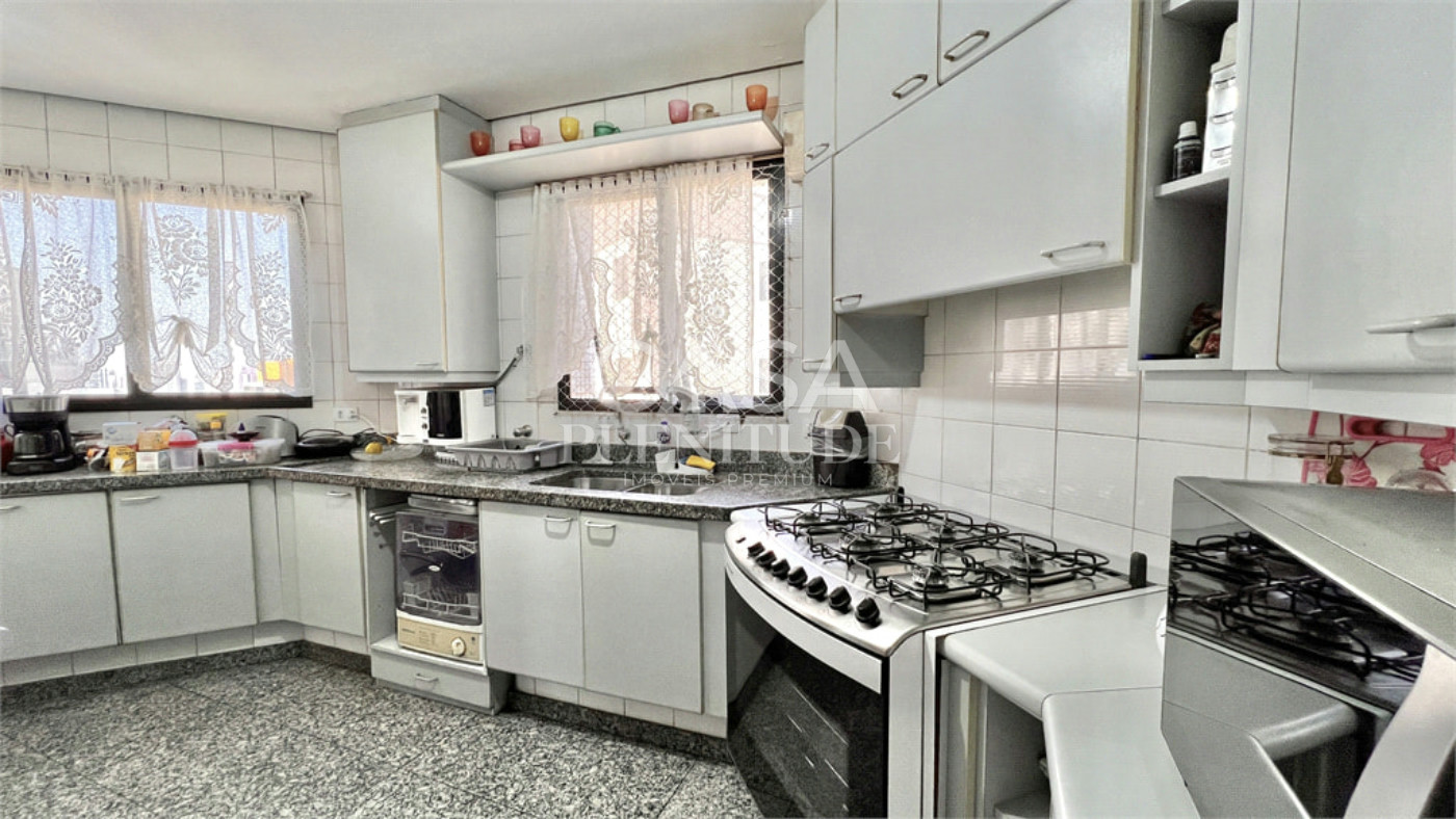 Apartamento à venda com 4 quartos, sendo 1 suíte,  em Vila Mariana, São Paulo, SP