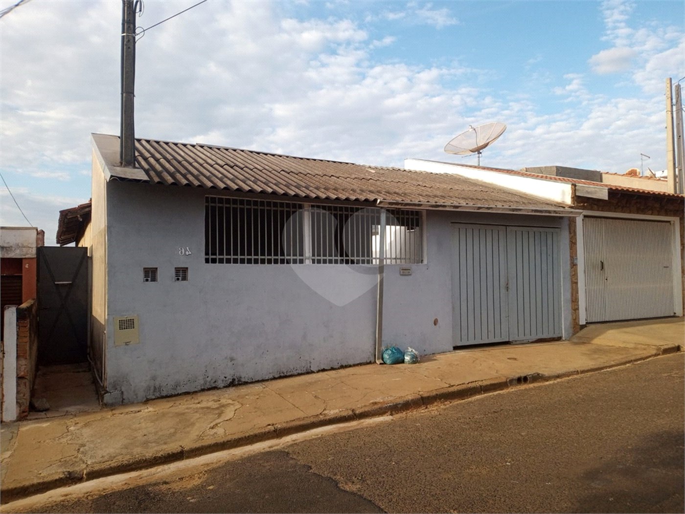 Casa térrea para venda, com 2 dormitórios.