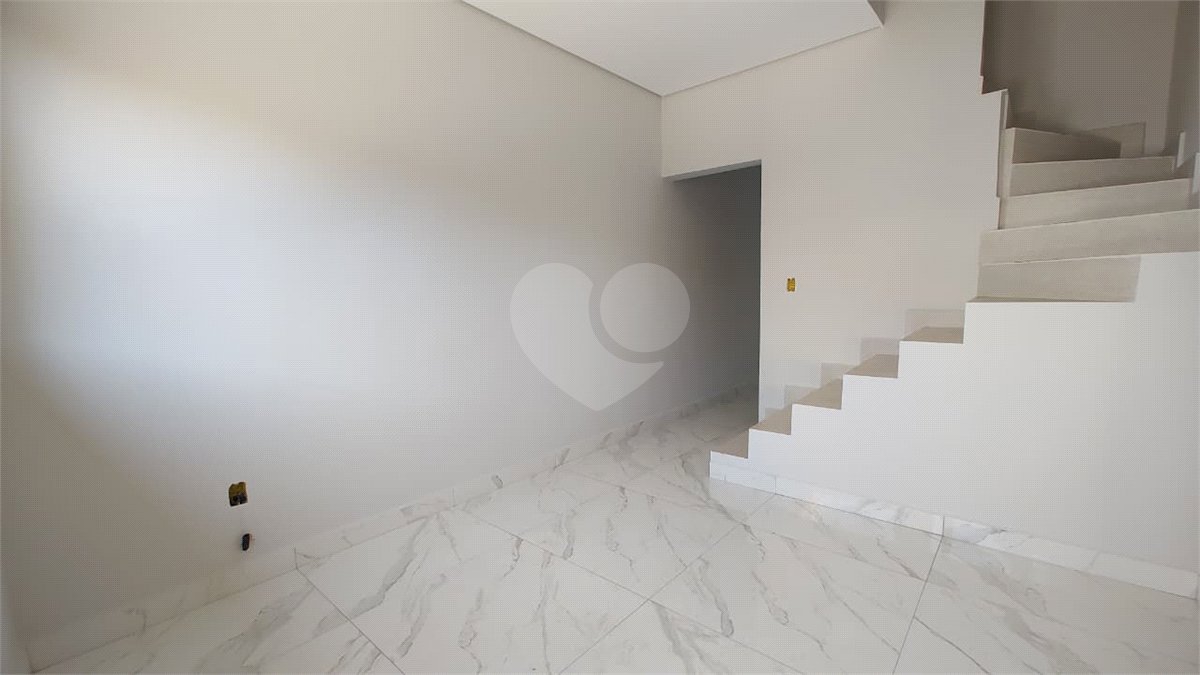 Casa de Vila à venda com 2 quartos em Wanel Ville, Sorocaba, SP