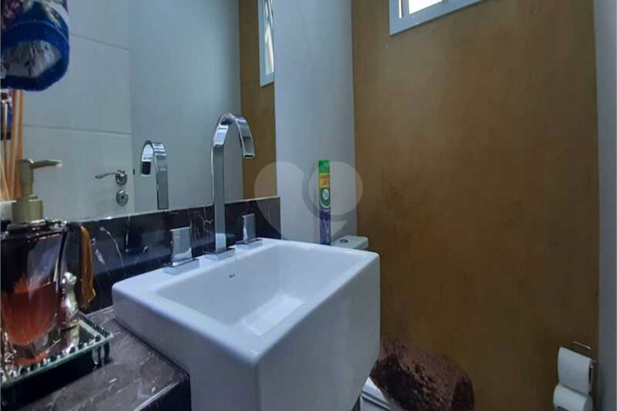 Casa à venda com 4 quartos, sendo 2 suítes, no condomínio Florada da Serra, São Paulo - SP