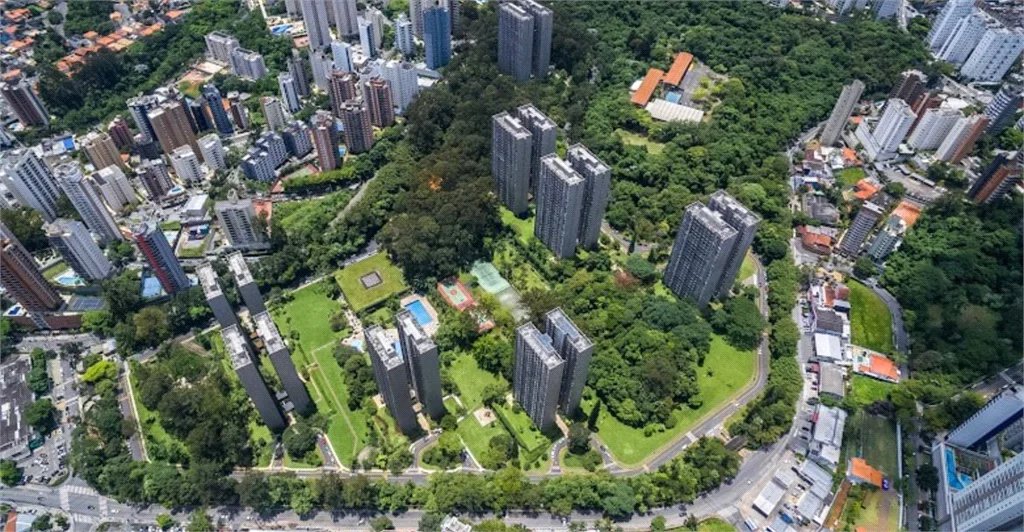 Apartamento à venda com 3 suítes em Vila Suzana, São Paulo, SP