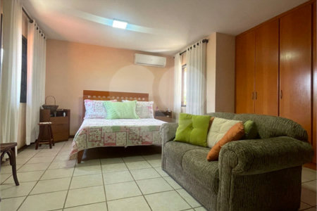Casa à venda com 3 quartos, sendo 2 suítes,  em Vila Oliveira, Mogi das Cruzes, SP