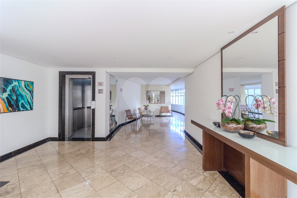 Apartamento à venda com 3 suítes em Vila Ipojuca, São Paulo, SP