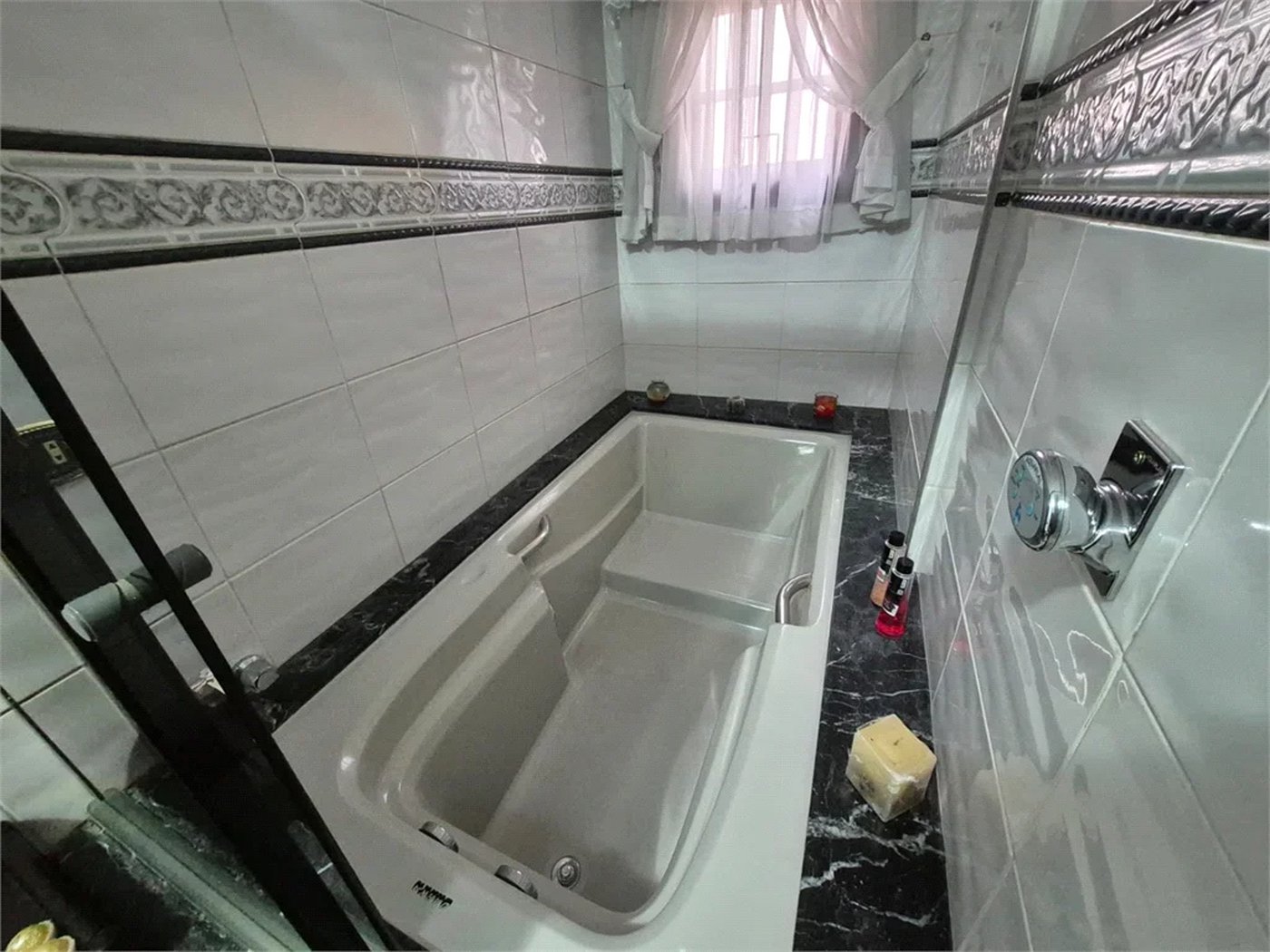 Sobrado à venda com 3 quartos, sendo 1 suíte, em Jardim Sarah, São Paulo, SP