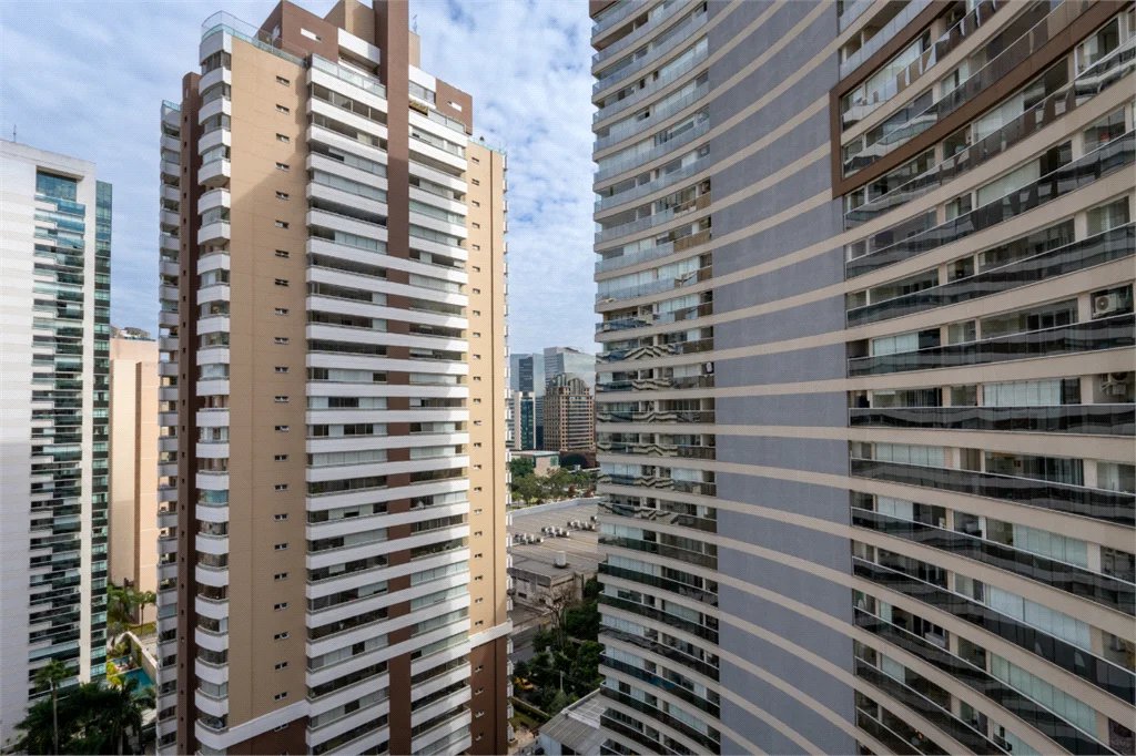 Apartamento à venda com 2 quartos, sendo 1 suíte, em Vila Gertrudes, São Paulo, SP