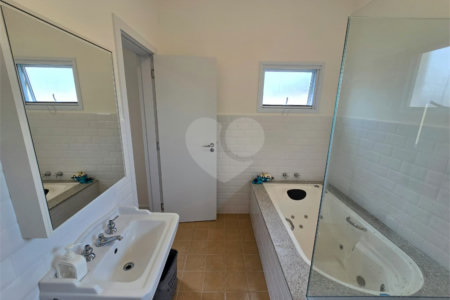 Casa à venda com 3 quartos, sendo 1 suíte,  no condomínio Golden Ville, Itapetininga - SP