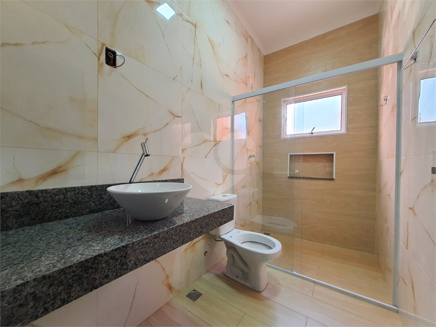 Casa à venda com 3 quartos, sendo 1 suíte,  no condomínio Residencial Reserva das Paineiras, Itapetininga - SP