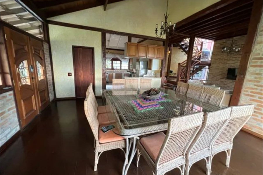 Casa à venda com 3 quartos, sendo 1 suíte,  no condomínio Alpes da Cantareira, Mairiporã - SP