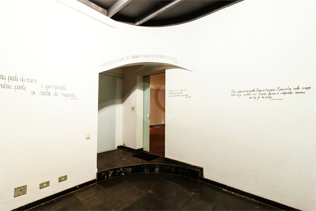 Casa à venda com 4 quartos, sendo 1 suíte, em Jardim das Bandeiras, São Paulo, SP