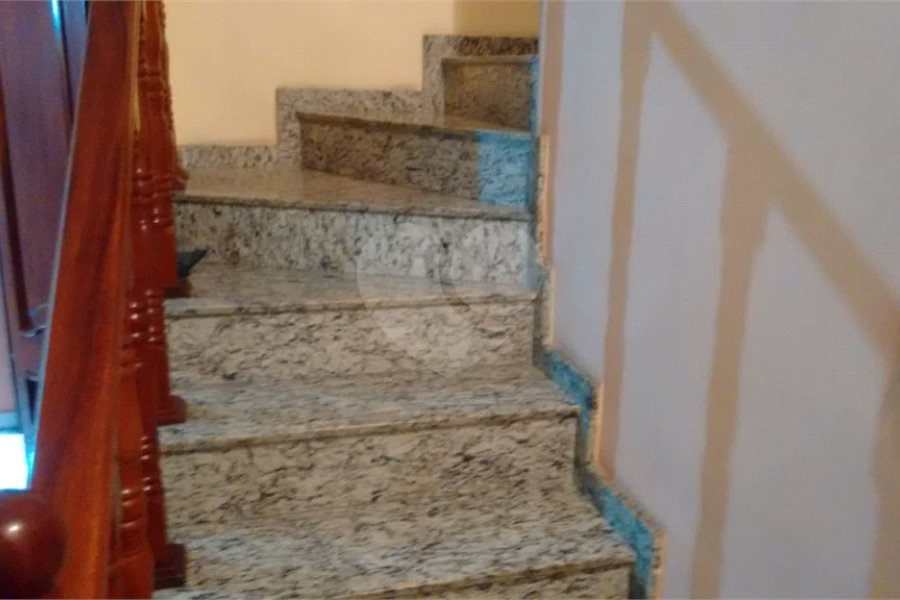 Sobrado à venda com 3 quartos, sendo 1 suíte, em Vila Galvão, Guarulhos, SP