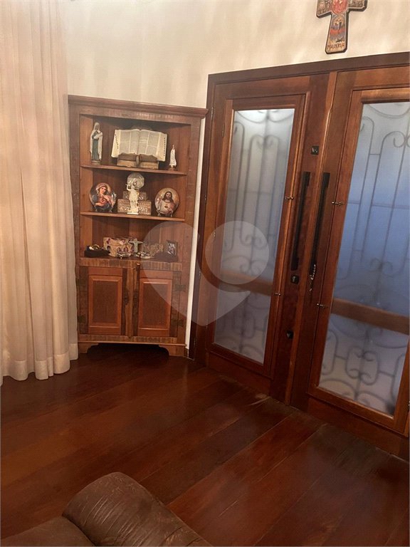 Sobrado à venda com 4 quartos, sendo 1 suíte,  em Jardim Leonor Mendes de Barros, São Paulo, SP