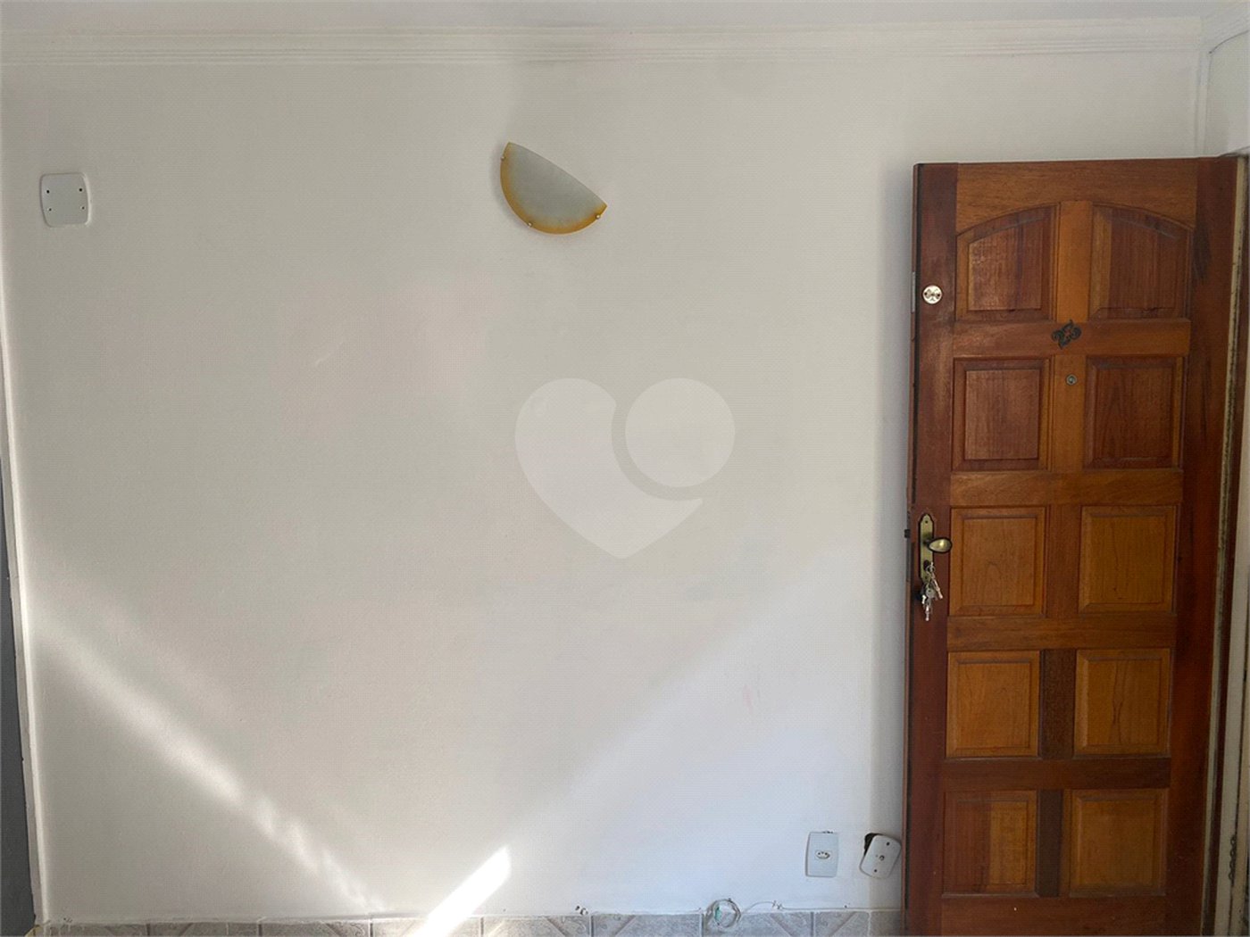 Apartamento para alugar com 2 quartos em Jardim Adriane, Itaquaquecetuba, SP