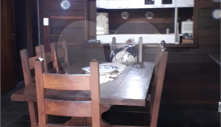 Casa à venda com 3 quartos, sendo 1 suíte,  no condomínio Gleba II, Mairiporã - SP