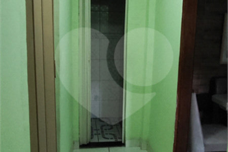 Casa à venda com 5 quartos, sendo 3 suítes, no condomínio Village Texeira Campos, Rio de Janeiro - RJ
