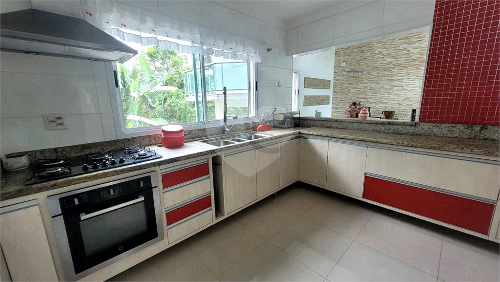 Casa à venda com 4 suítes no condomínio Jardim da Montanha I, Mairiporã - SP