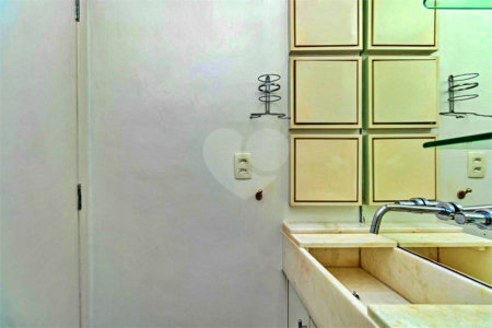 Apartamento à venda com 3 quartos, sendo 1 suíte, em Vila Olímpia, São Paulo, SP