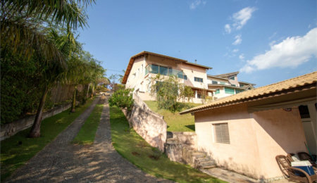 Casa à venda com 3 quartos, sendo 2 suítes, em Alto da Serra (mailasqui), São Roque, SP