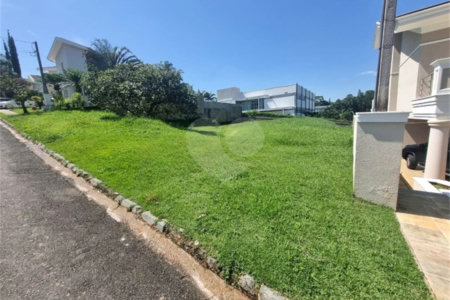 Terreno à venda com 1 suíte no condomínio Portal do Lago, Valinhos - SP