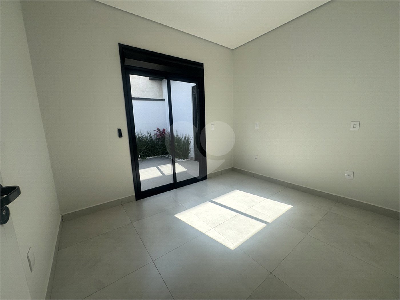 Casa à venda com 3 quartos, sendo 1 suíte, no condomínio Residencial Villagio Wanel, Sorocaba - SP