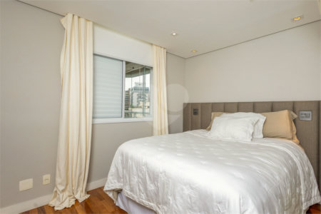 Apartamento à venda ou para alugar com 2 quartos, sendo 1 suíte, em Vila Olímpia, São Paulo, SP
