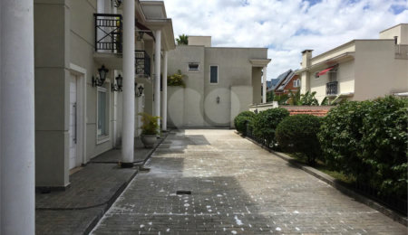 Casa à venda com 4 quartos, sendo 3 suítes,  em Vila Monumento, São Paulo, SP