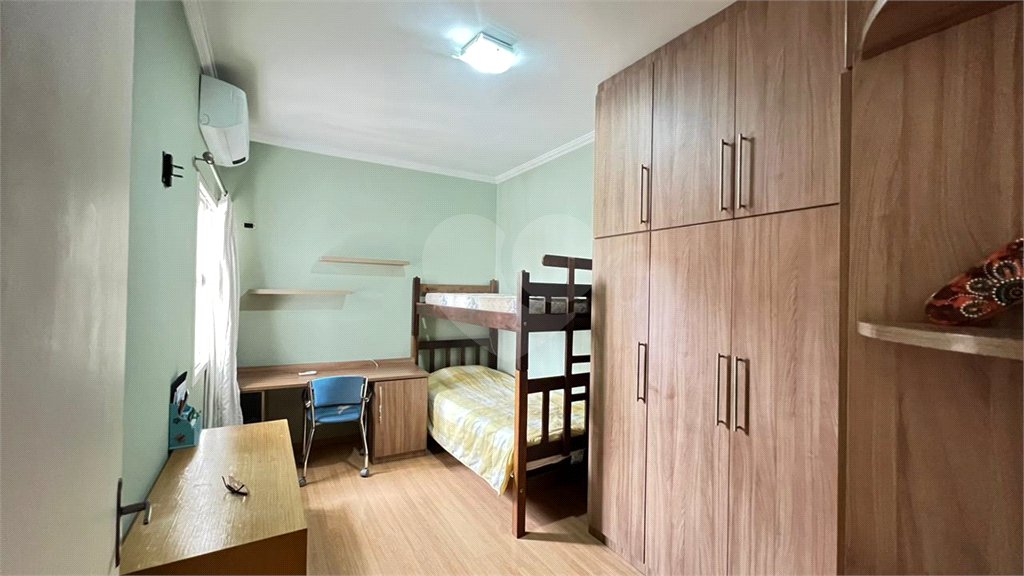 Casa à venda com 3 quartos, sendo 1 suíte, no condomínio Villagio Tramway, São Paulo - SP