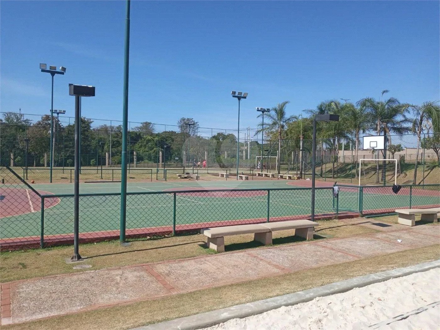 Terreno no Cyrela, plano e próximo do clube.