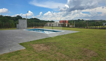 Casa à venda com 3 suítes no condomínio Village Ipanema 2, Araçoiaba da Serra - SP