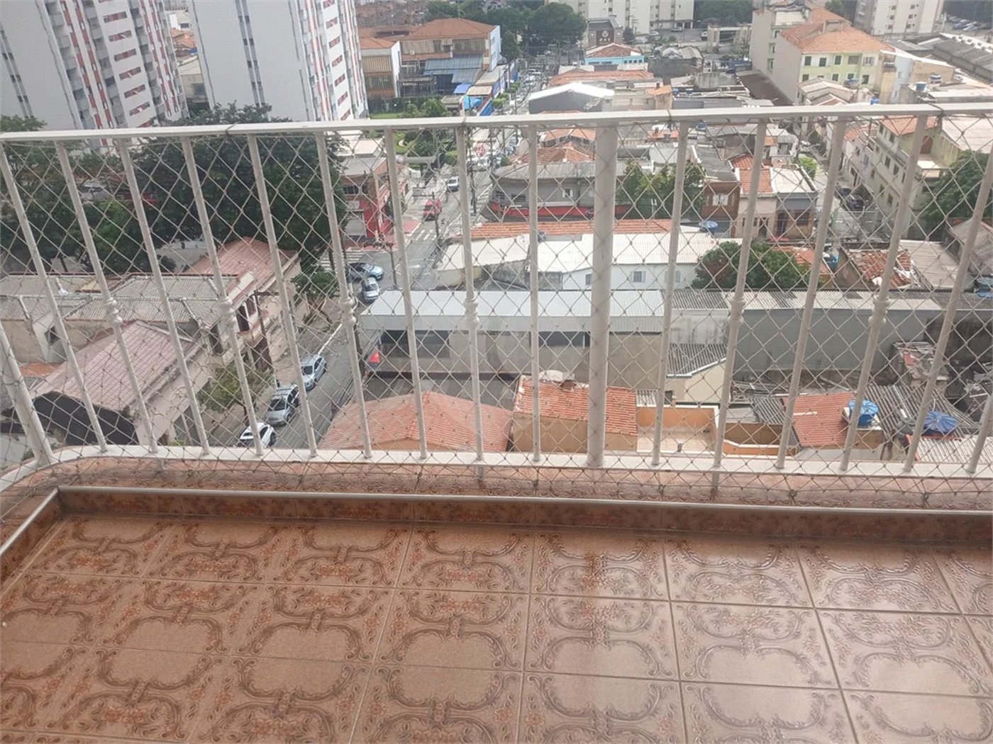 Apartamento a venda com porteira fechada no Belem com 95m com 03 dormitórios espaçoso sendo um suíte, 2 vagas. Aceita Permuta.