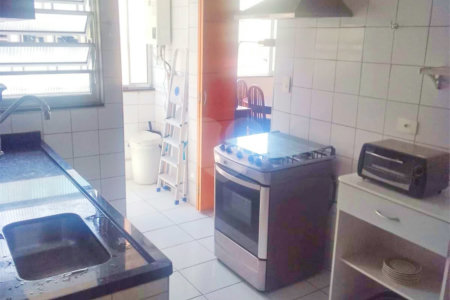Apartamento na Consolação com 2 quartos, varanda, sem vaga.