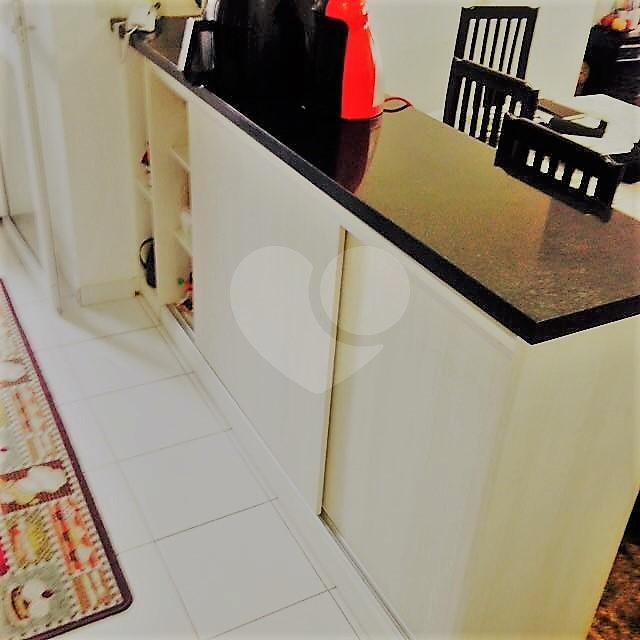 Apartamento com 03 dormitórios no Cambuci.