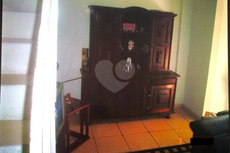 Sobrado à venda com 4 quartos em Barra Funda, São Paulo, SP