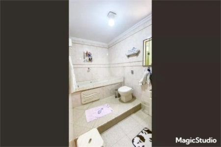 Casa com 540m² , 5 dormitórios , sendo 4 suítes , 10 vagas , à venda no bairro Jardim , em Santo André