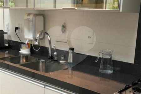 Apartamento à venda com 3 suítes em Vila Andrade, São Paulo, SP