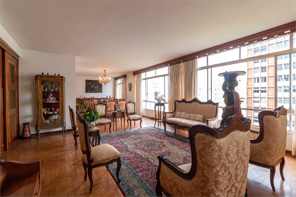 Apartamento à venda com 3 quartos, sendo 1 suíte, em Jardim Paulista, São Paulo, SP