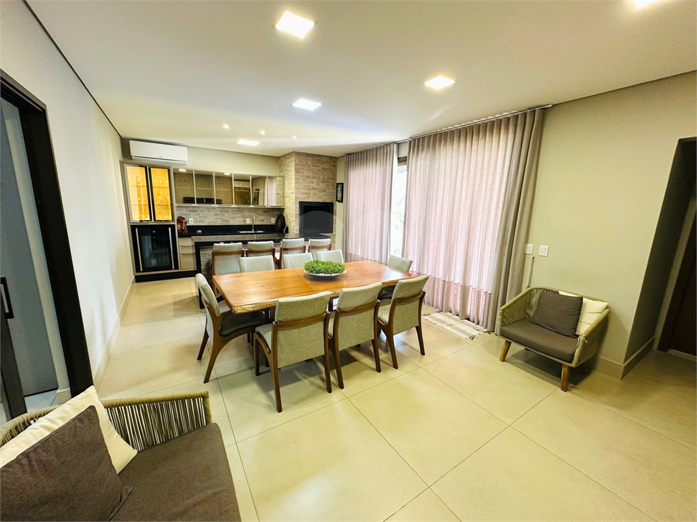 Casa à venda com 3 suítes no condomínio Florais do Valle, Cuiabá - MT