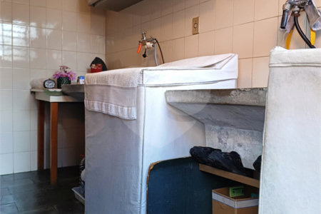 Casa à venda com 4 quartos, sendo 1 suíte, em Vila Paulicéia, São Paulo, SP