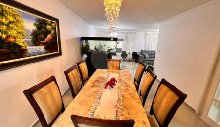 Casa à venda com 3 quartos, sendo 1 suíte,  em Jardim Oriental, São Paulo, SP