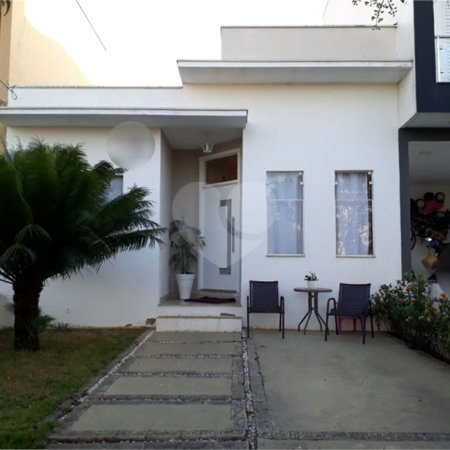 Casa à venda com 3 quartos, sendo 1 suíte, no condomínio Horto Florestal II, Sorocaba - SP