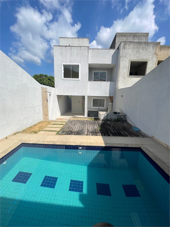 Casa à venda com 3 quartos, sendo 1 suíte, no condomínio Residencial Green Ville, Rio de Janeiro - RJ