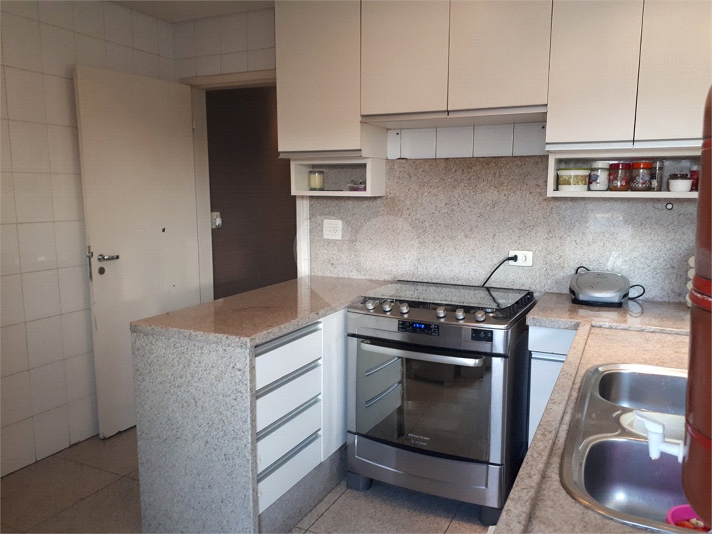 Sobrado à venda com 3 quartos, sendo 1 suíte, em Jardim Ester, São Paulo, SP