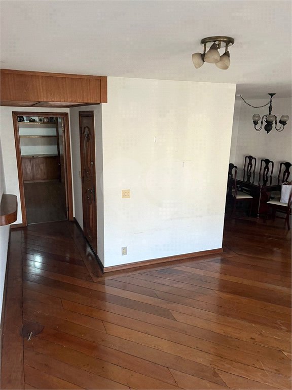 Apartamento à venda com 4 suítes em Vila Uberabinha, São Paulo, SP
